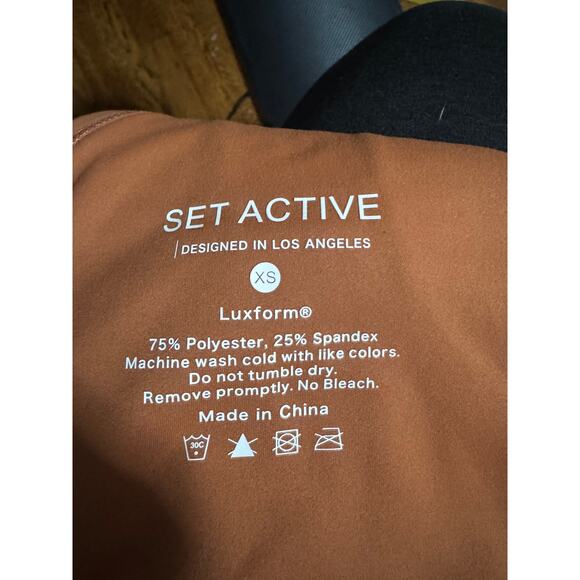 SET ACTIVE Luxform® V-Neck Bra – XS – Rust/Clay Orange - Picture 4 of 4